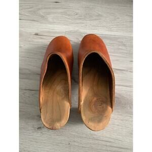 American Apparel Leather Clogs Size 8